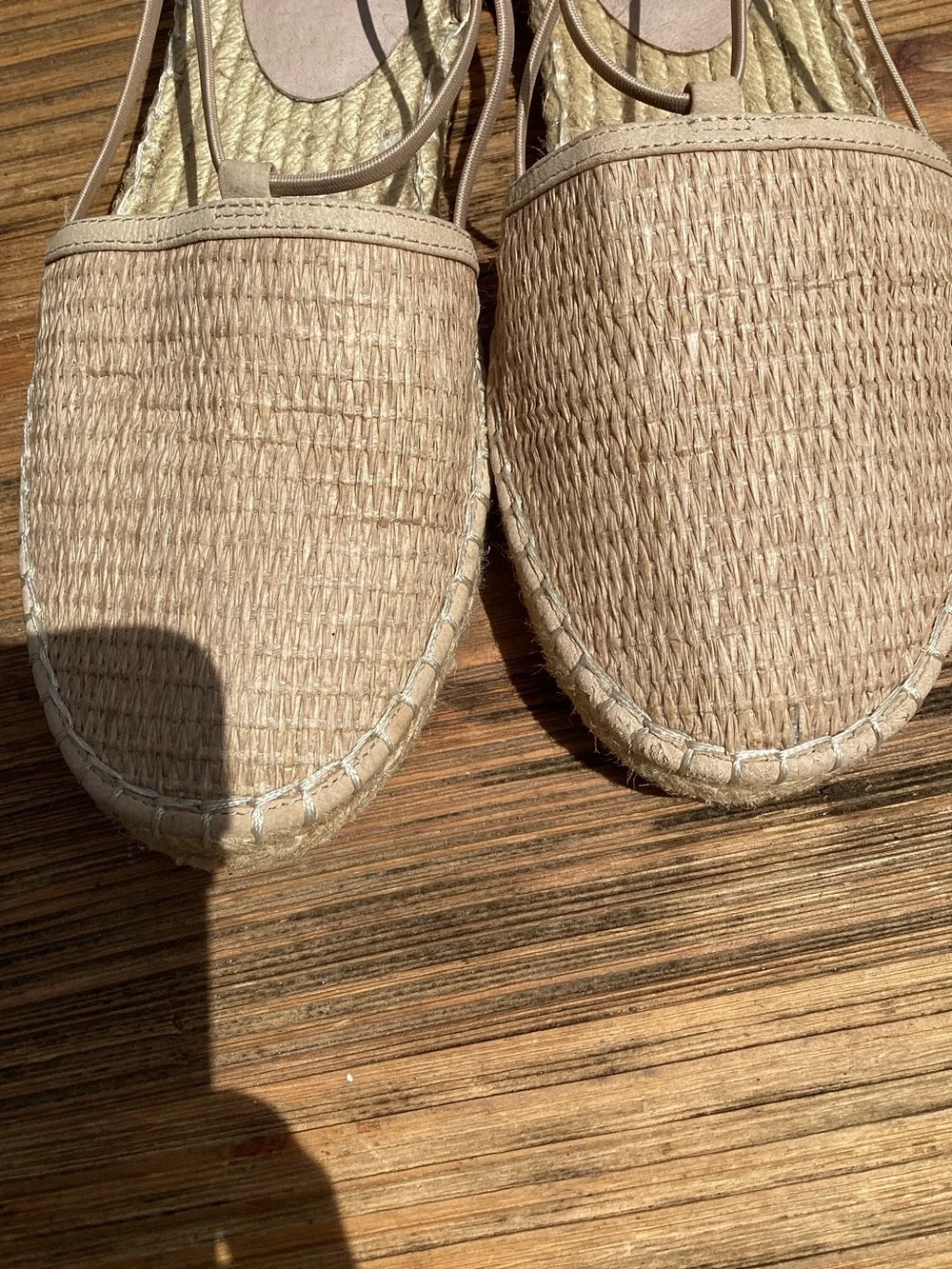 Eileen Fisher Neutral Tan Footbed with Embossed Logo - Picture 5 of 10
